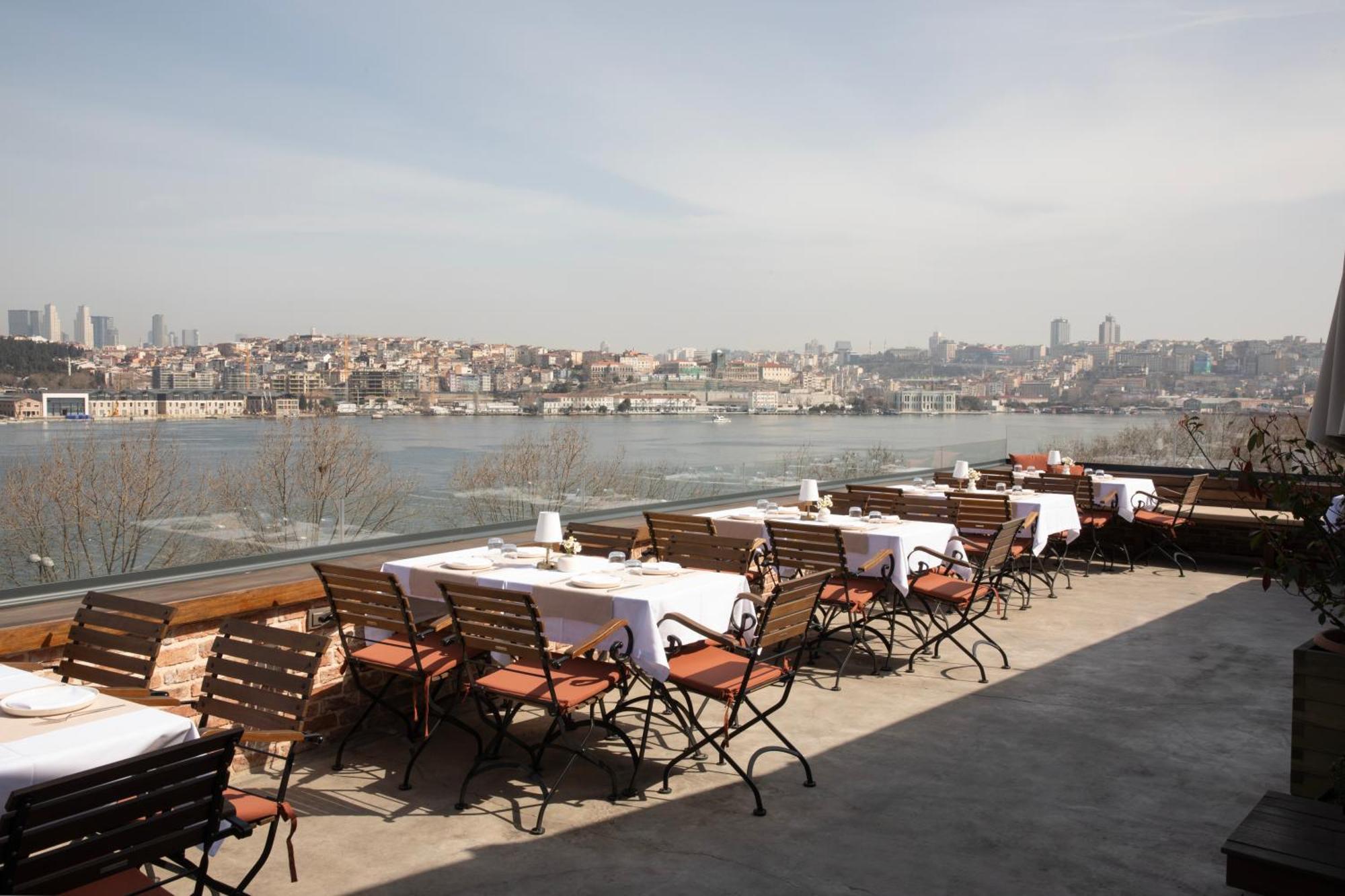 Istanbul Old City Colorful Houses Balat Petrion Hotel — Fotoğraflar 3